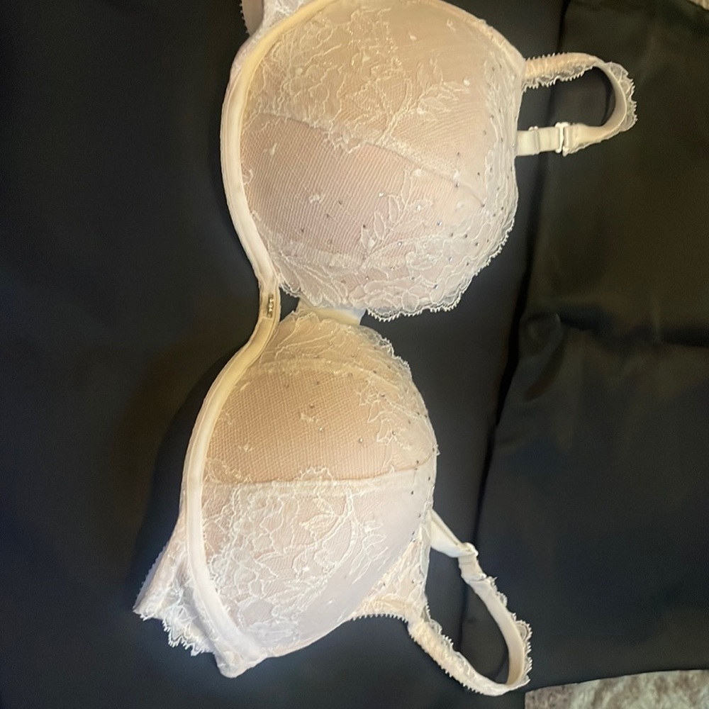 Victoria Secret push up bra 36D ivory